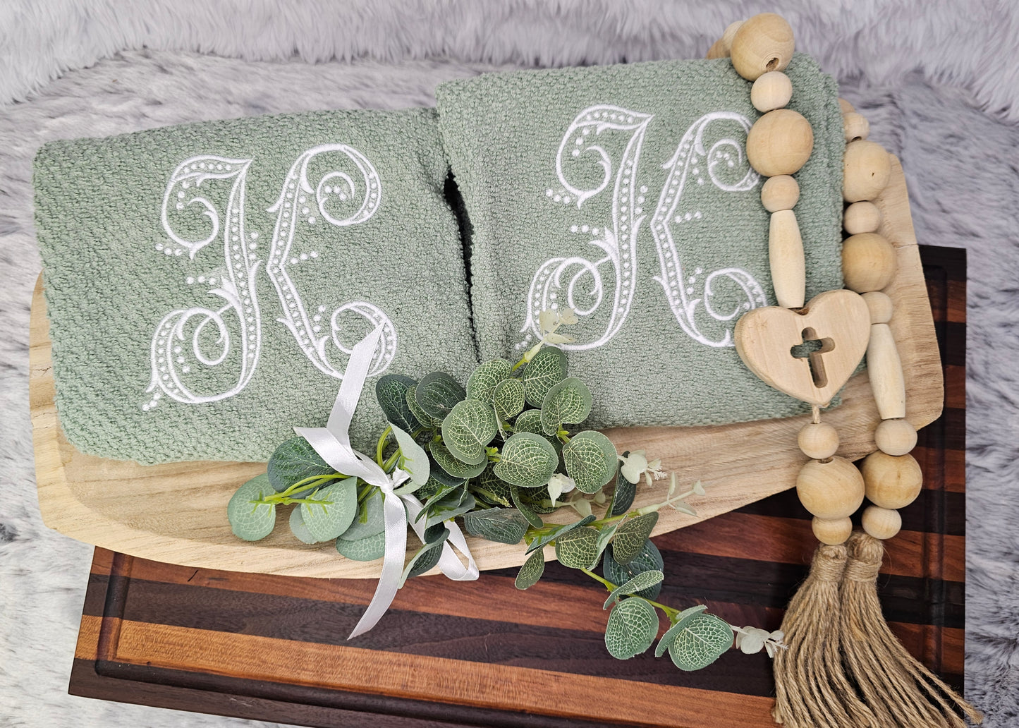 kitchen towel set. includes 2 towels.