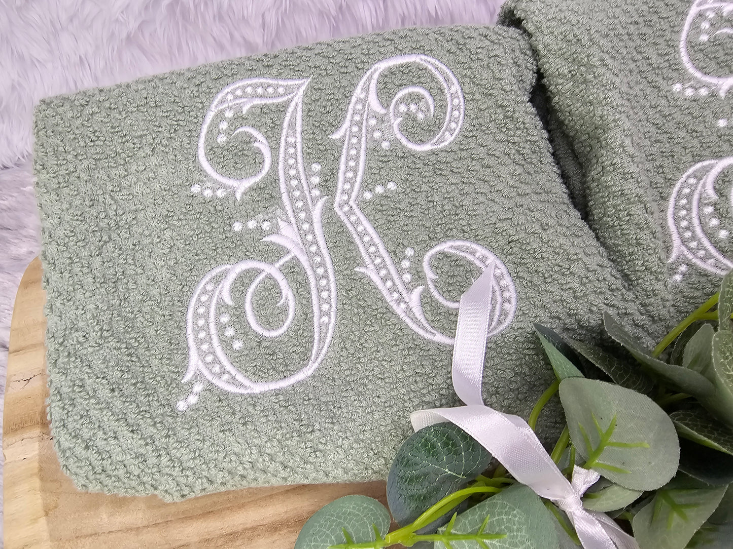 kitchen towel set. includes 2 towels.