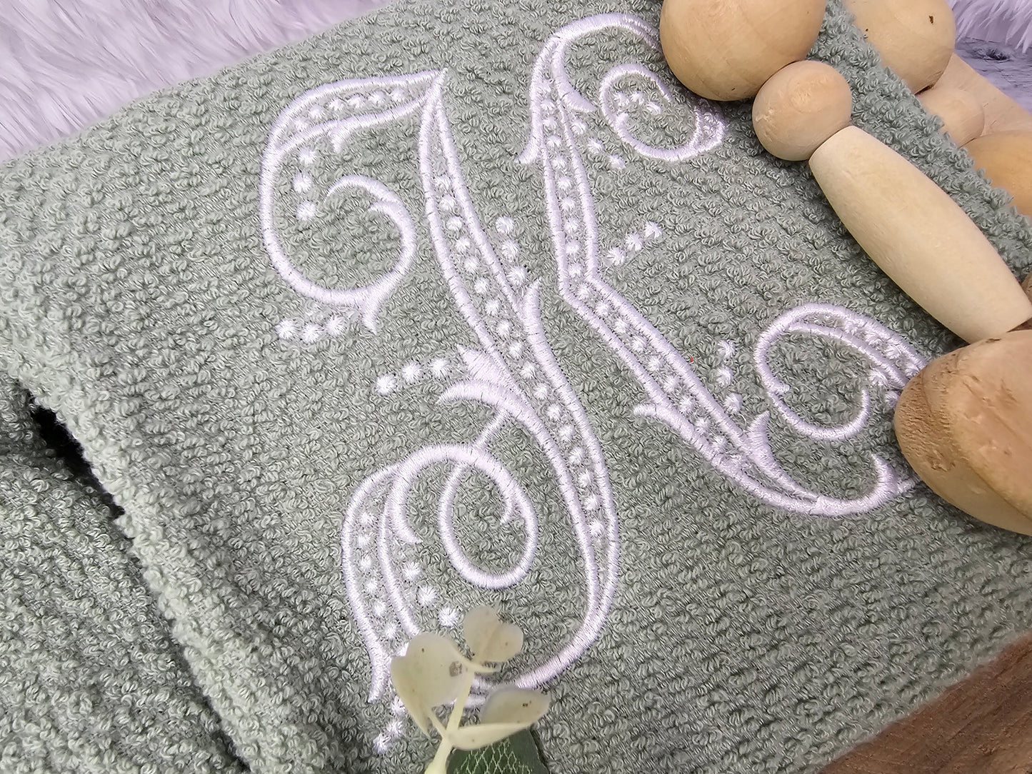 kitchen towel set. includes 2 towels.