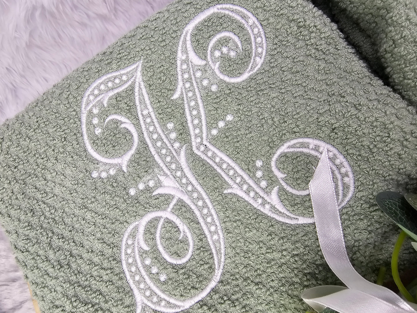 kitchen towel set. includes 2 towels.