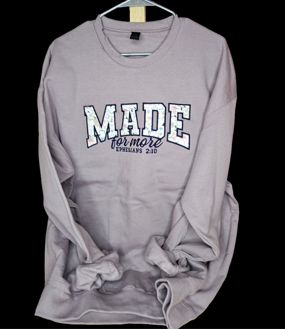 long sleeve white cropped sweat shirt.