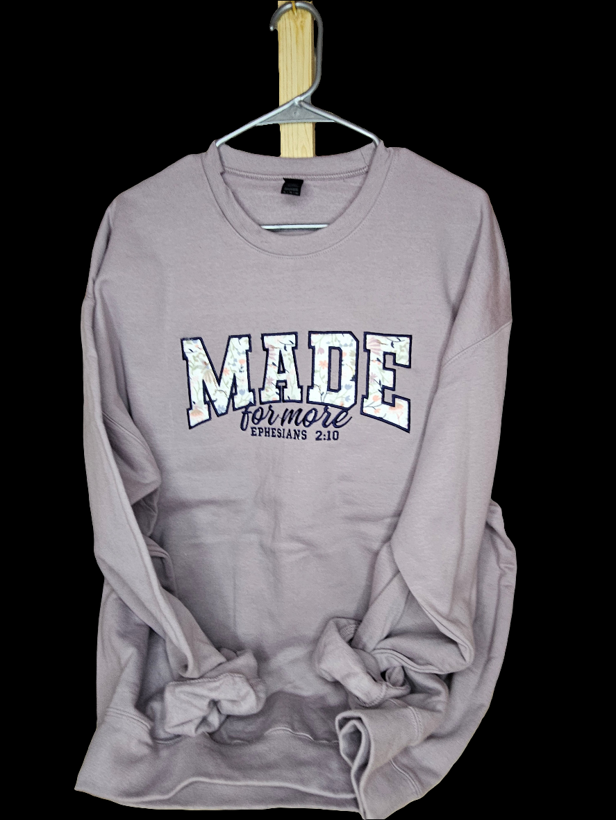 long sleeve white cropped sweat shirt.