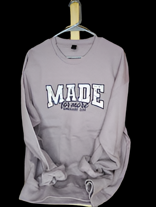 long sleeve white cropped sweat shirt.