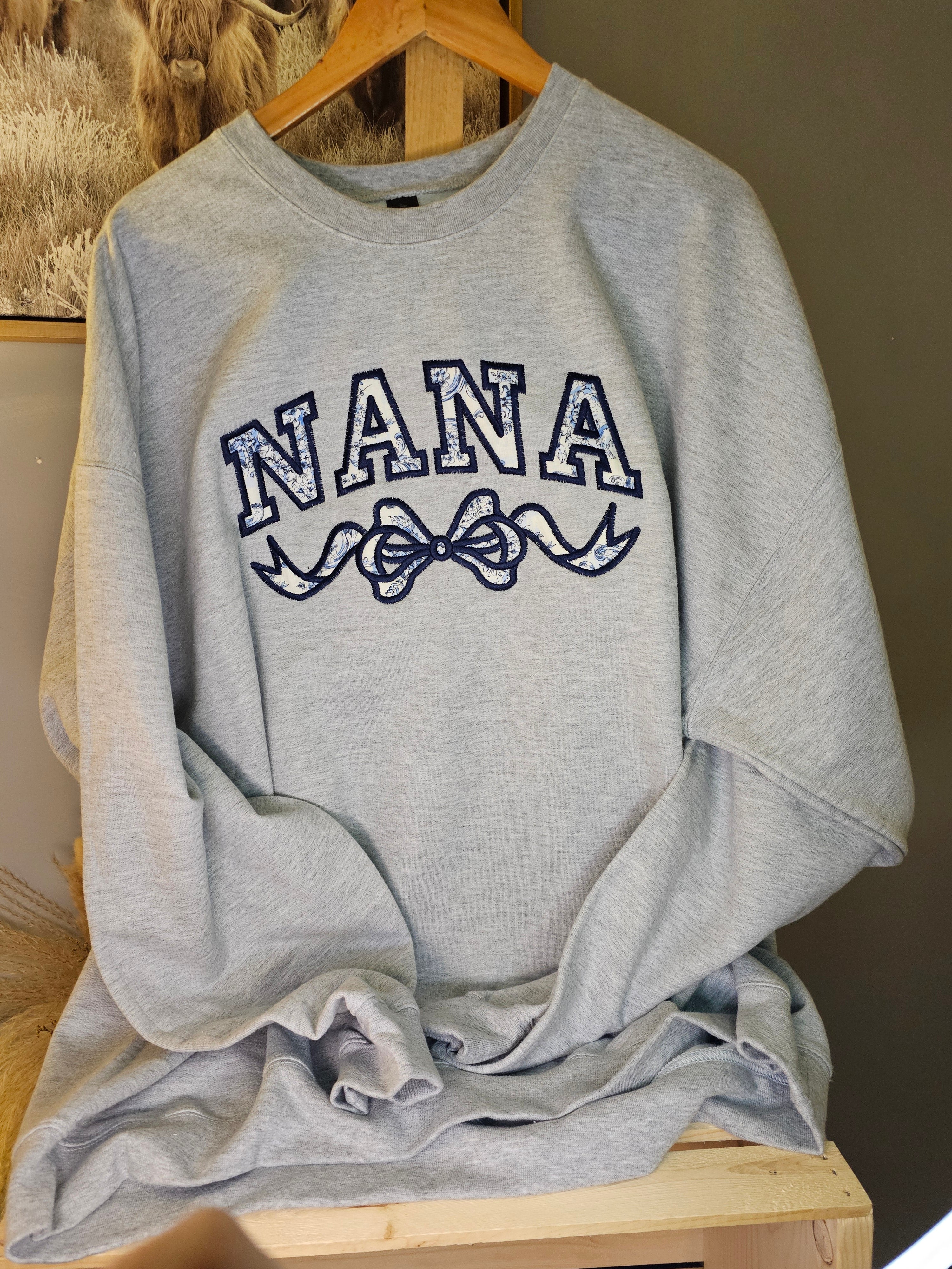 NANA applique crewneck