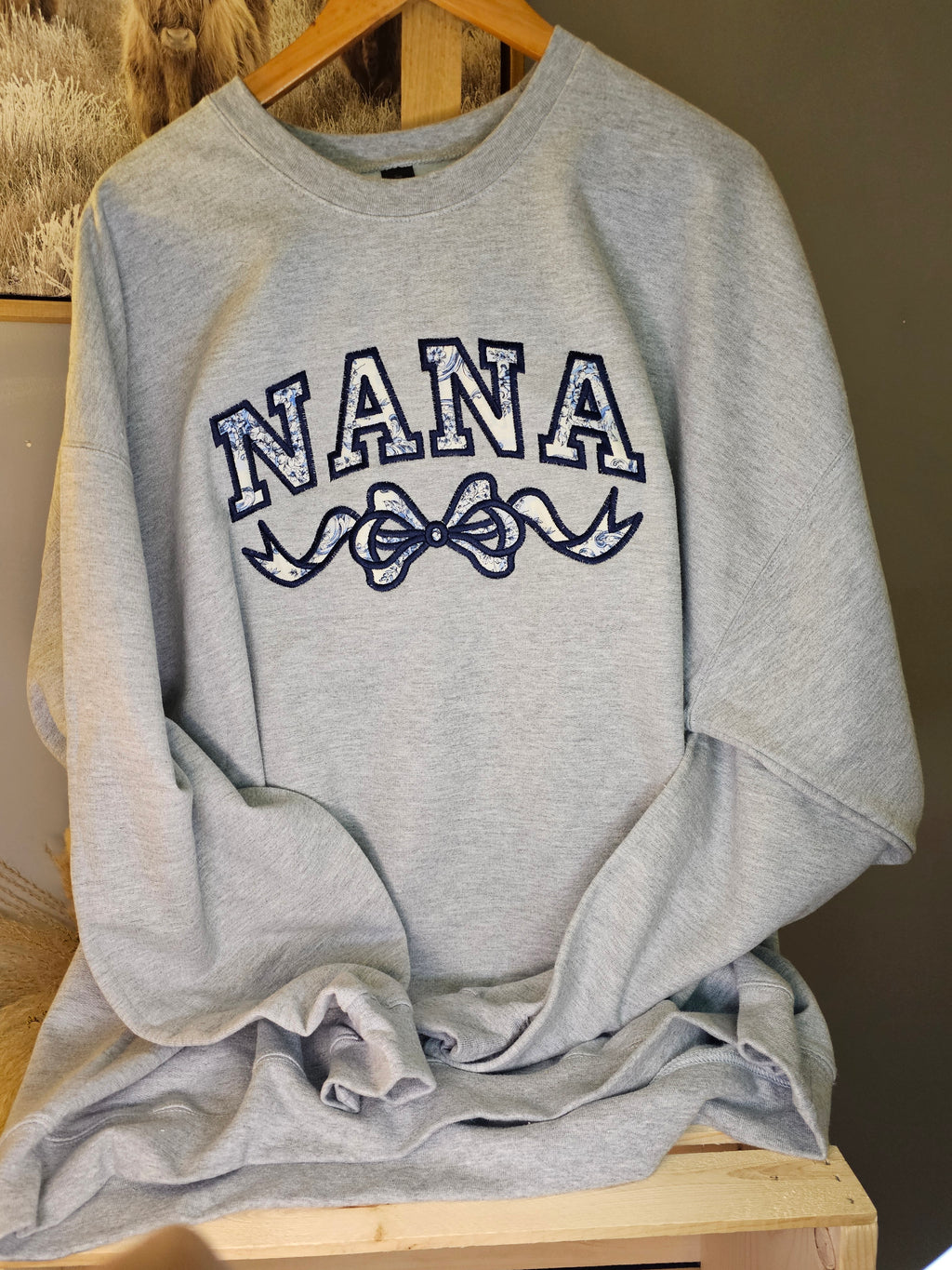 NANA applique crewneck