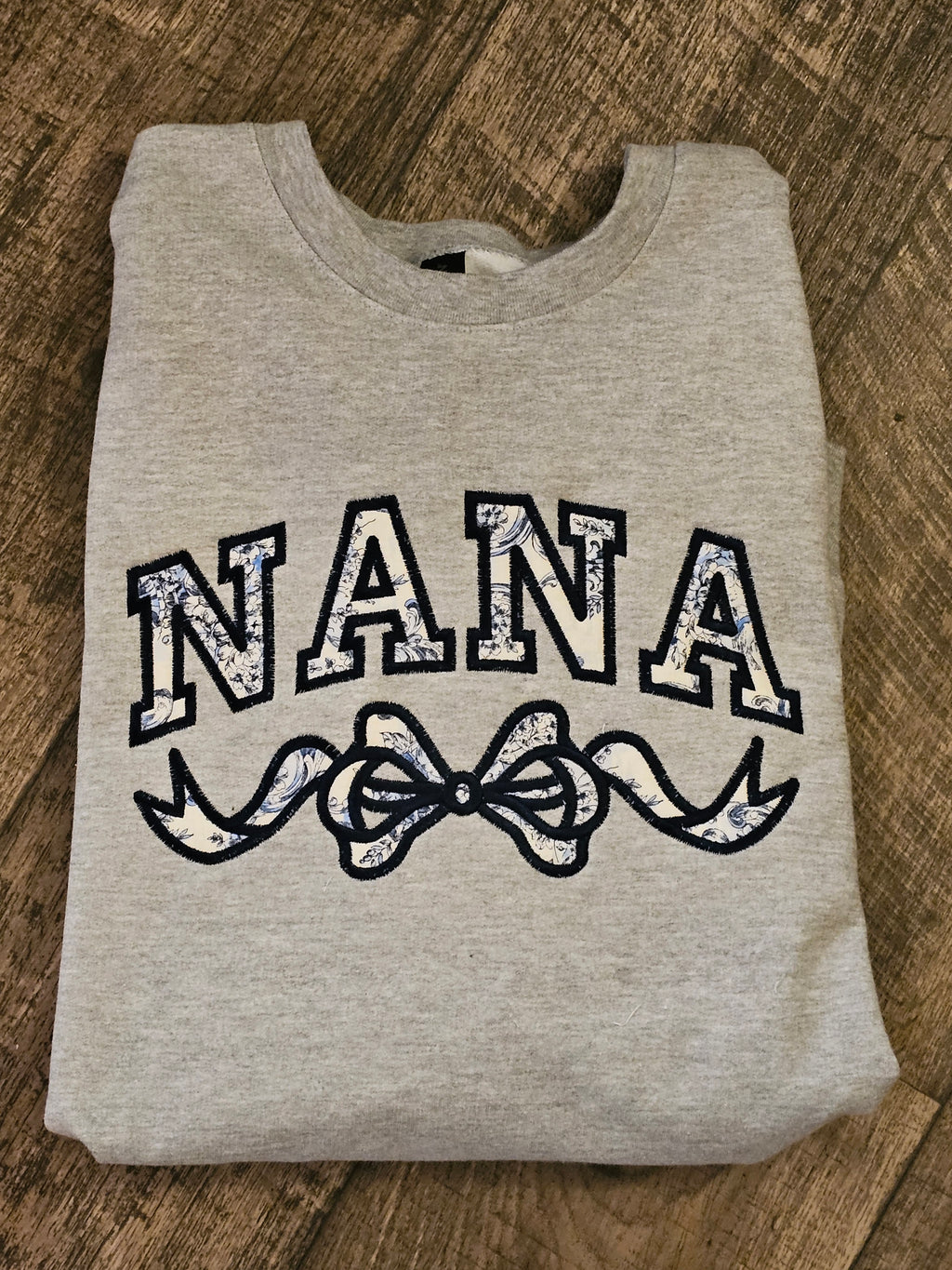 NANA applique crewneck