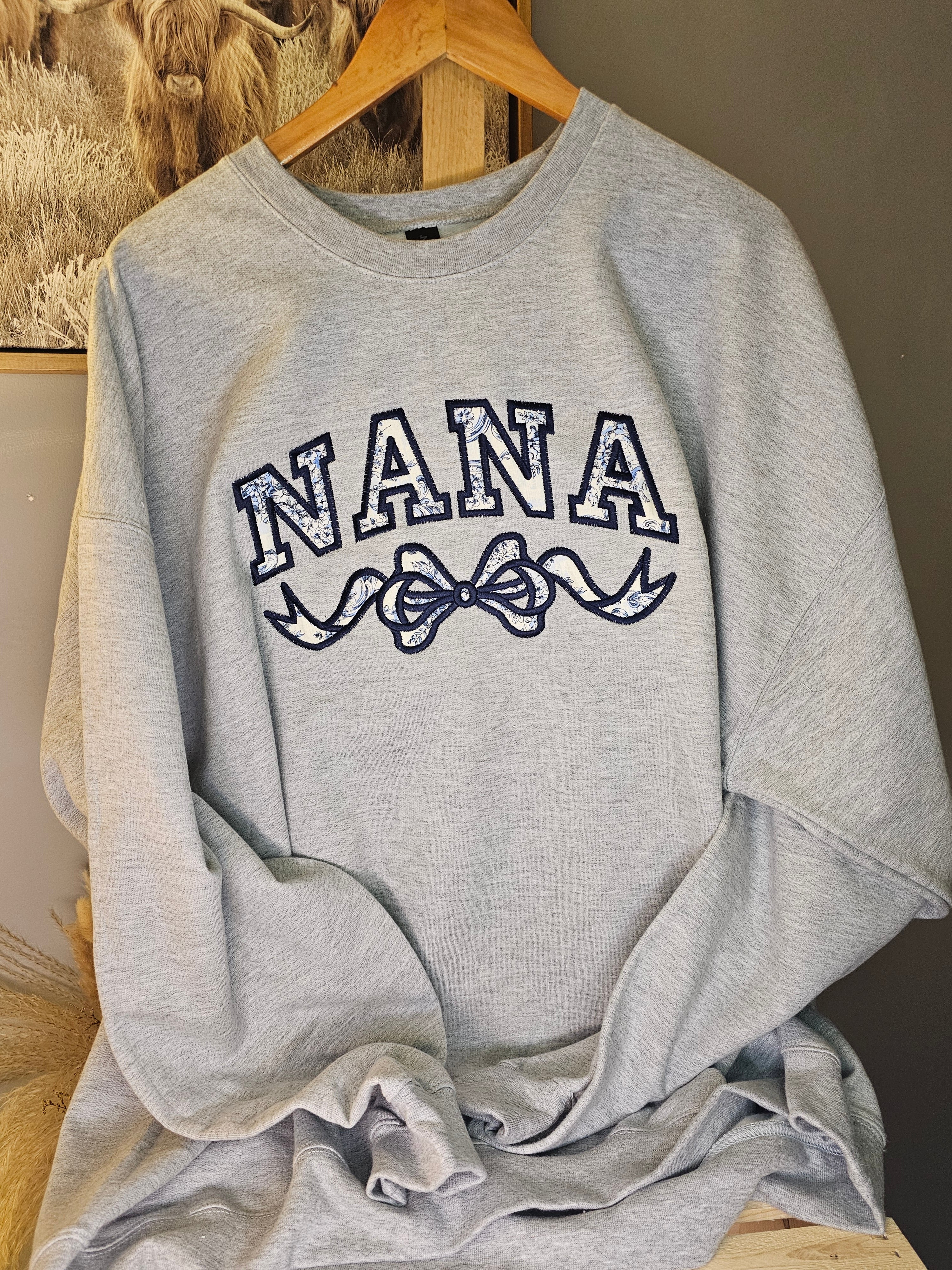 NANA applique crewneck
