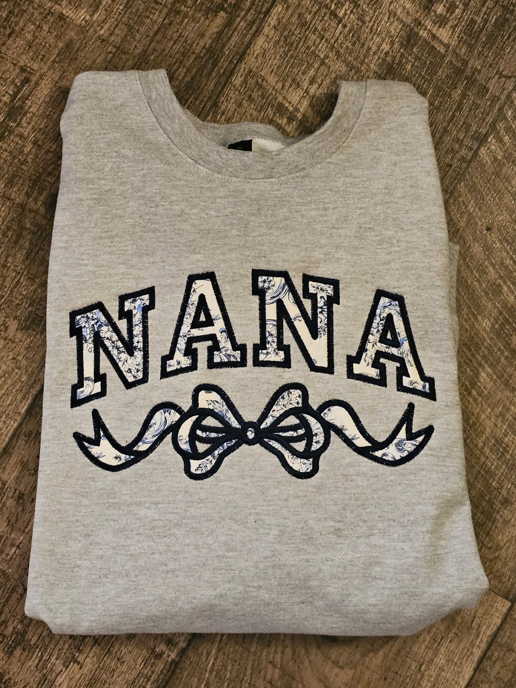 NANA applique crewneck